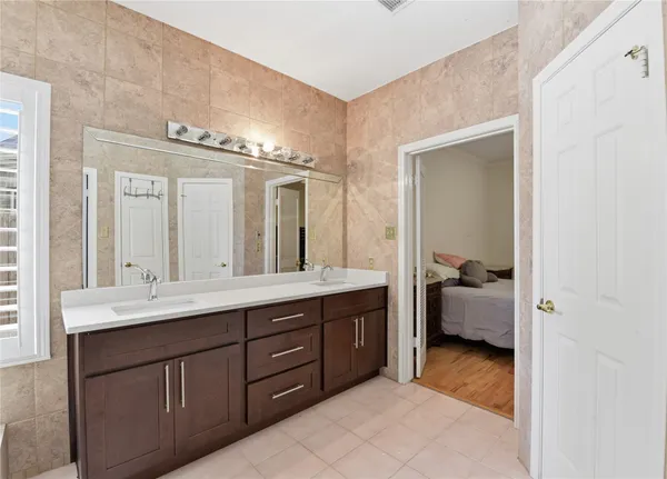 $3,800 | 14602 Cobre Valley Drive, Houston, TX 77062