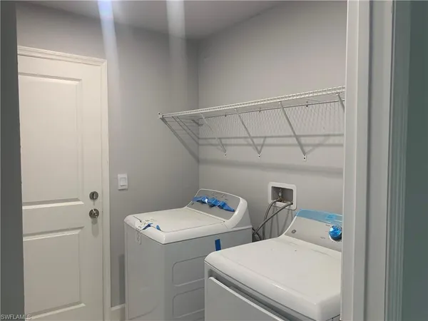 $2,300 | 3211 43rd Street Southwest, Lehigh Acres, FL 33976