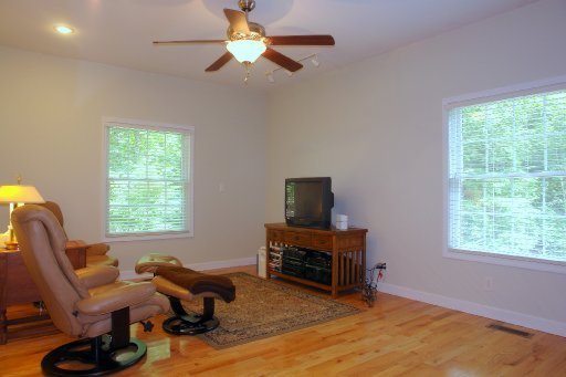 605 Dripping Springs Road Monterey, TN 38574 - Photo 30 of 40 FAMILY ROOM - VW 2