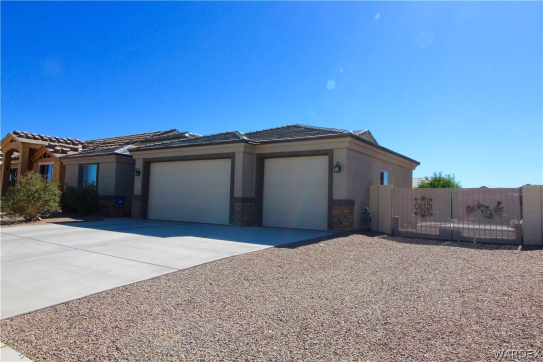 4867 North Neal Ranch Road Kingman, AZ 86401 - Photo 3 of 24