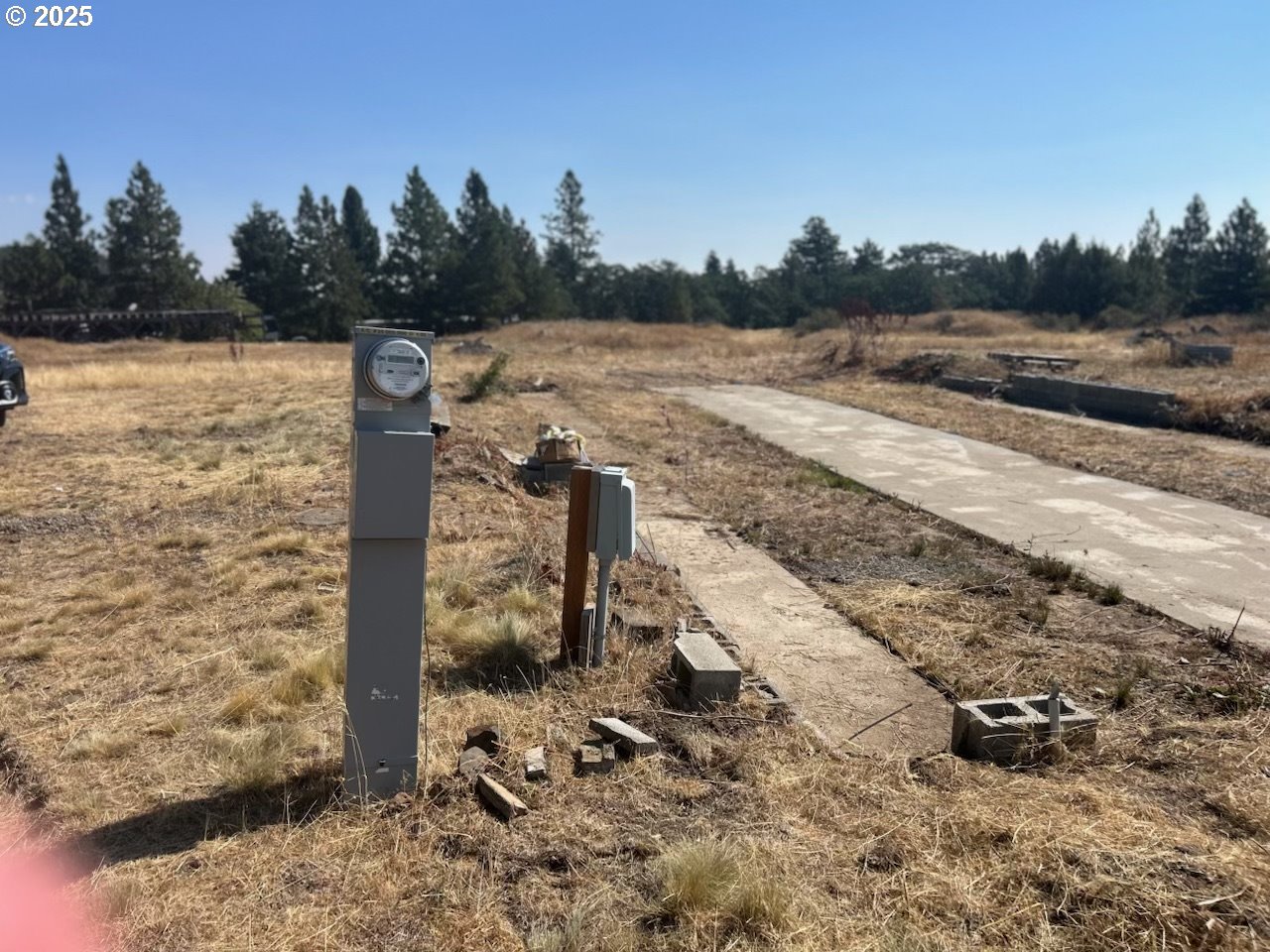 23 Bickleton Highway Roosevelt, WA 99356 - Photo 4 of 12 a view of a lake with a mountain in the back