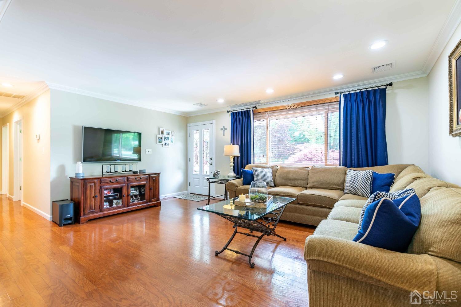 5 Stockton Road Monmouth Junction, NJ 08852 - Photo 9 of 49 Great Natural Light