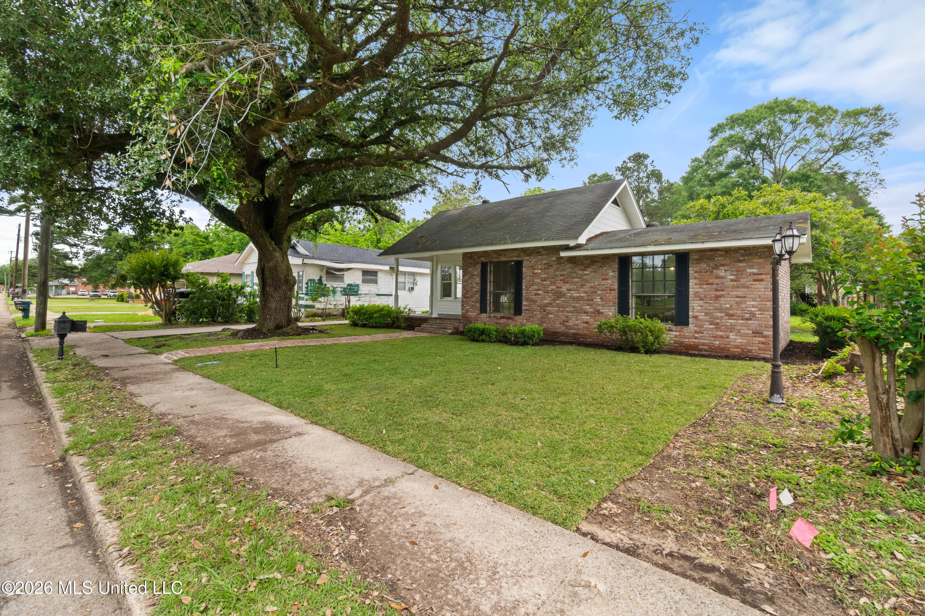 429 Mary Street Columbia, MS 39429 - Photo 4 of 52 429_Mary_Street-4