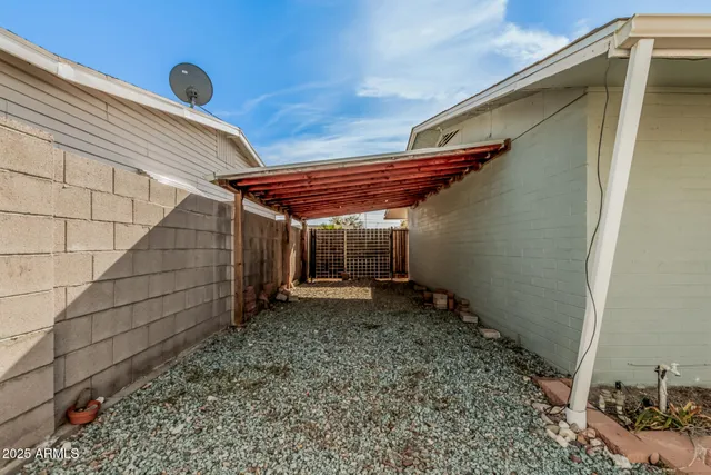 $275,000 | 144 Peretz Circle, Morristown, AZ 85342