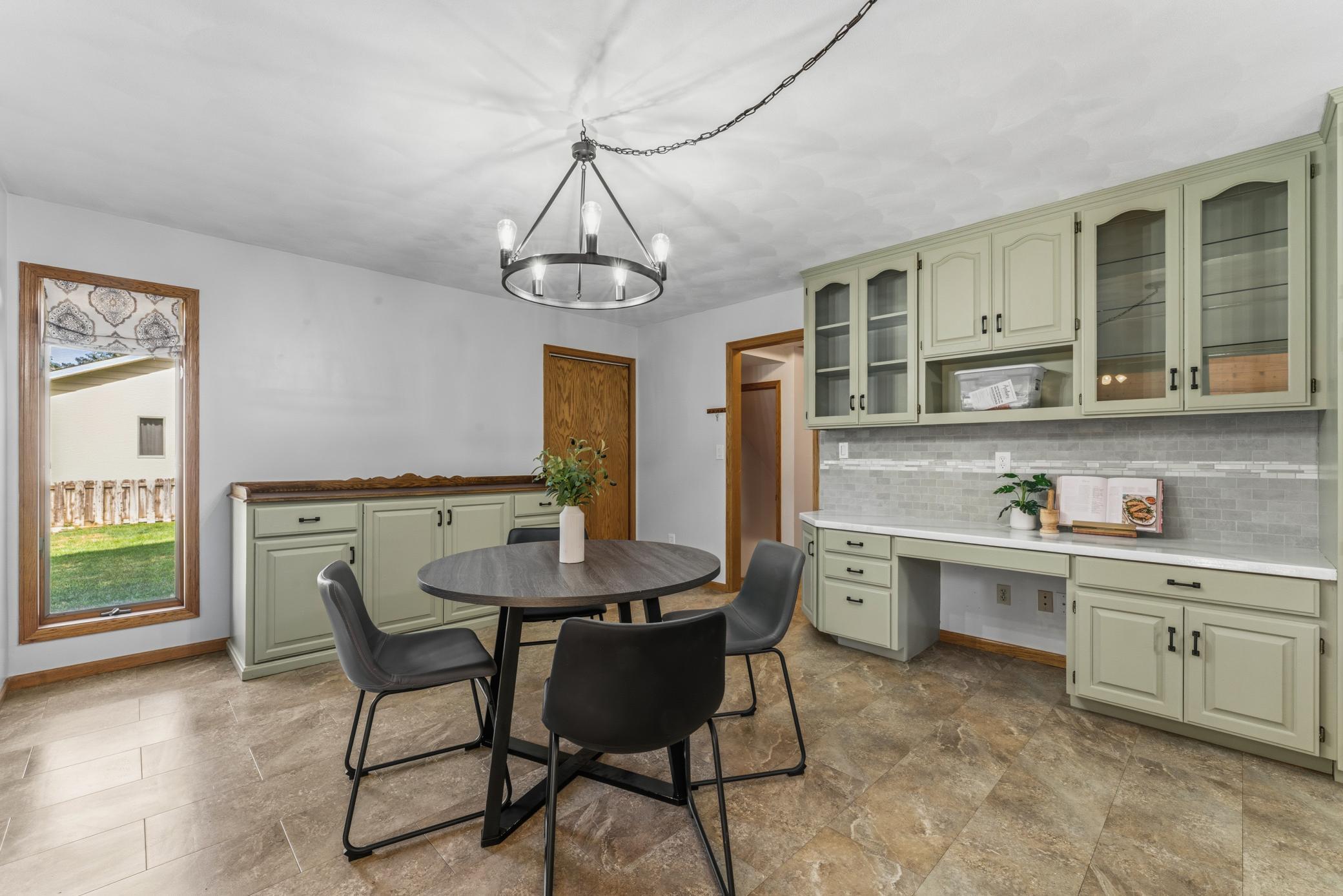 1203 22nd Avenue Southwest Austin, MN 55912 - Photo 10 of 43