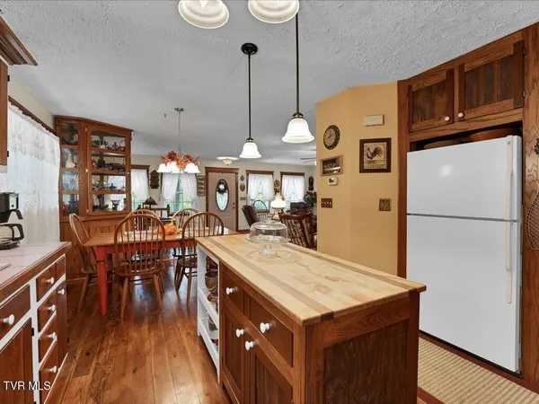 $699,900 | 434 Henry Clark Lane, Rutledge, TN 37861