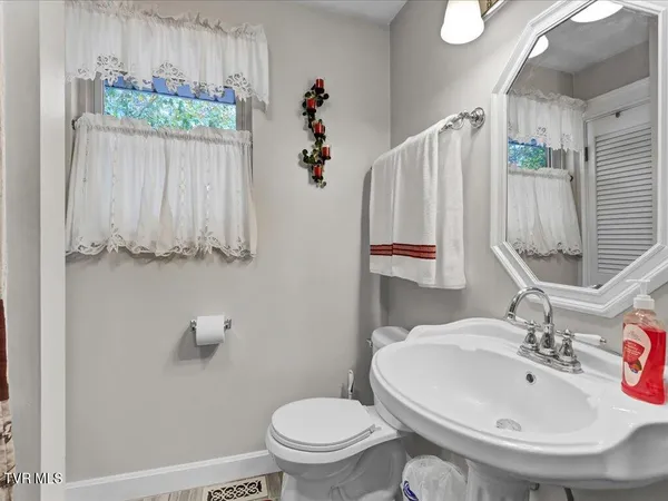 $699,900 | 434 Henry Clark Lane, Rutledge, TN 37861