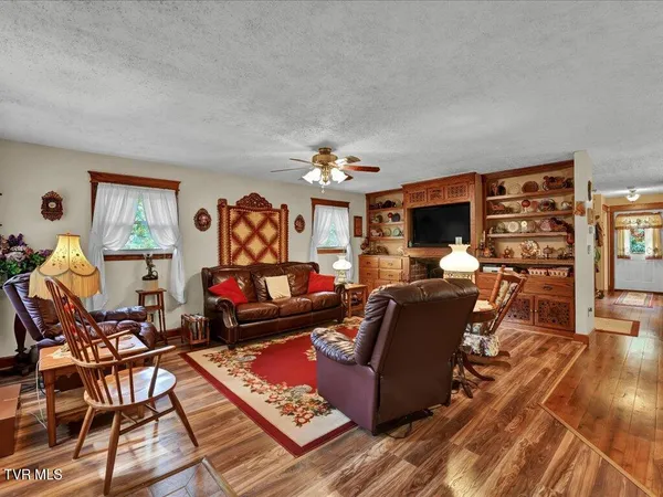 $699,900 | 434 Henry Clark Lane, Rutledge, TN 37861