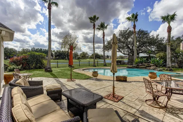 $9,900 | 13703 Lakeshore Way Cove, Houston, TX 77077