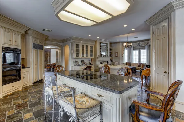 $8,999 | 13703 Lakeshore Way Cove, Houston, TX 77077