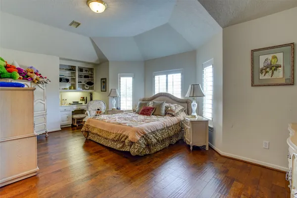 $8,999 | 13703 Lakeshore Way Cove, Houston, TX 77077