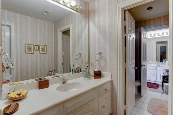$8,999 | 13703 Lakeshore Way Cove, Houston, TX 77077