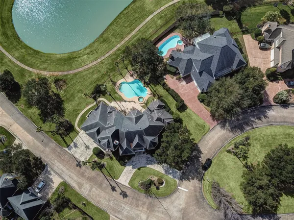 $8,999 | 13703 Lakeshore Way Cove, Houston, TX 77077