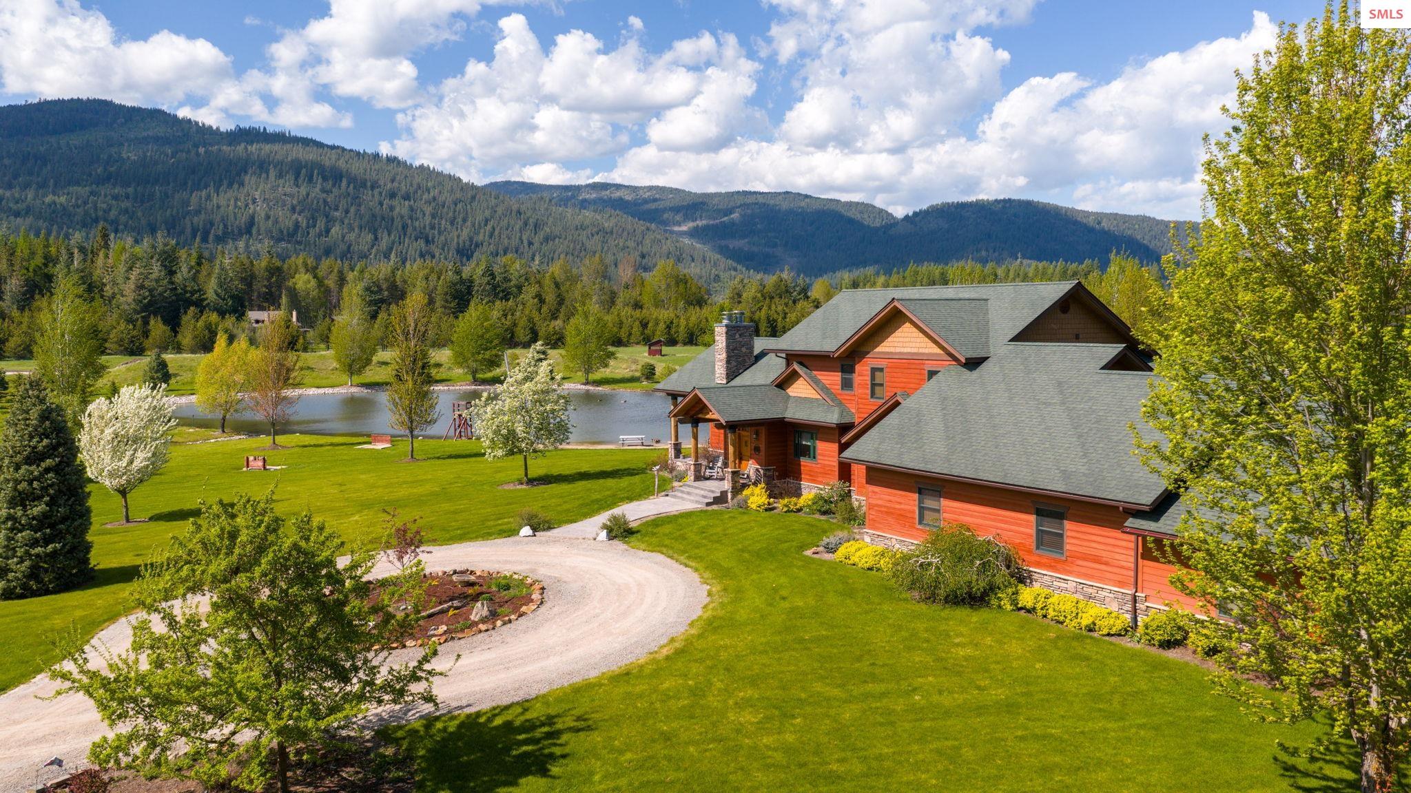 289 Gold Road Naples, ID 83847 - Photo 3 of 98 Gallery Image 3
