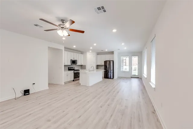 $2,300 | 2321 Bravo Pass, Leander, TX 78641