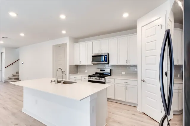 $2,300 | 2321 Bravo Pass, Leander, TX 78641