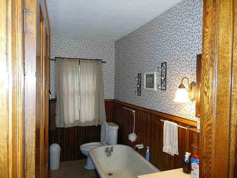 820 Chestnut Street Indiana, PA 15701 - Photo 7 of 11 Full Bath.