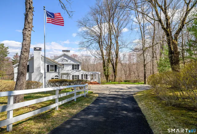$1,225,000 | 25 Taunton Lane, Newtown, CT 06470