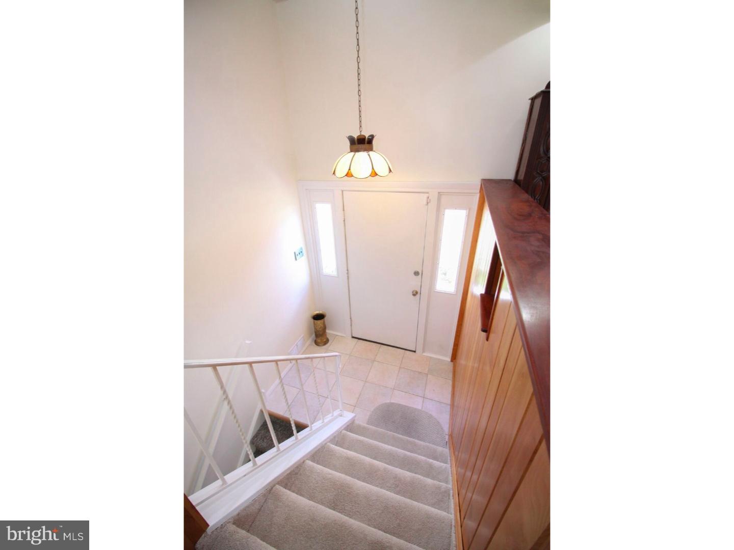 8 Saddle Ridge Road Voorhees, NJ 08043 - Photo 3 of 24 Foyer