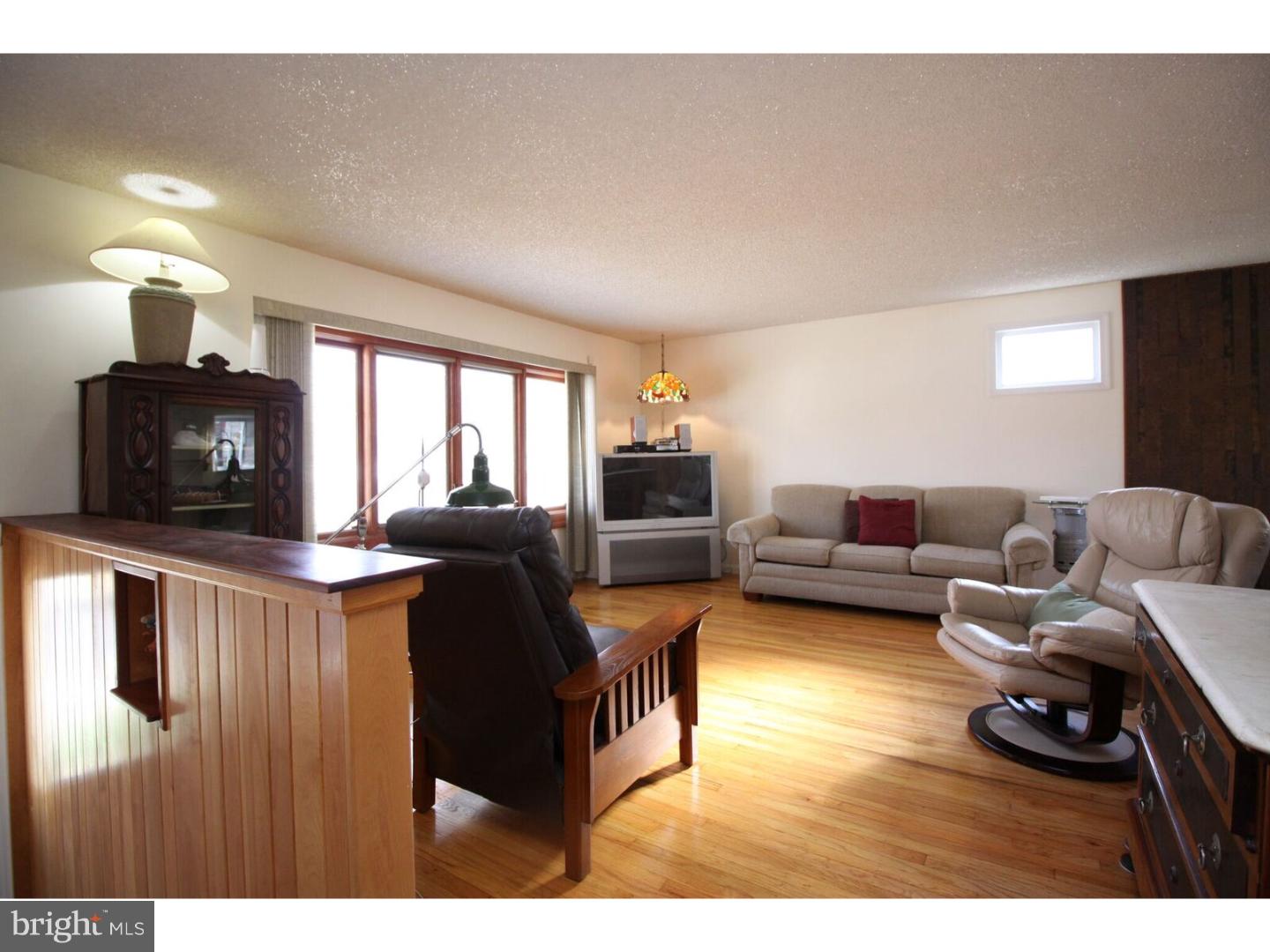 8 Saddle Ridge Road Voorhees, NJ 08043 - Photo 9 of 24 Living Room