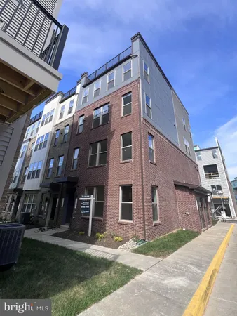 $3,500 | 2433 Silver Line Alley, Herndon, VA 20171