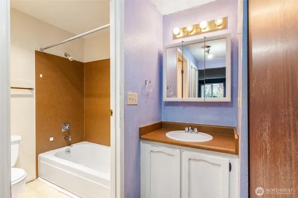 $299,000 | 820 Cady Road, Unit E204, Everett, WA 98203