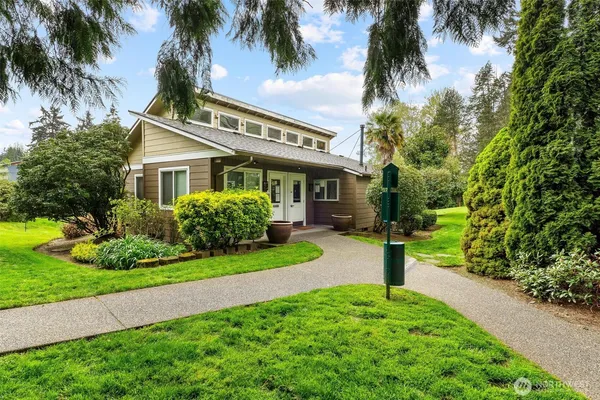$299,000 | 820 Cady Road, Unit E204, Everett, WA 98203