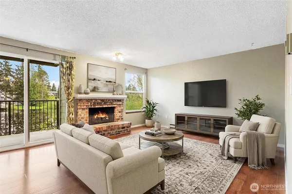 $299,000 | 820 Cady Road, Unit E204, Everett, WA 98203