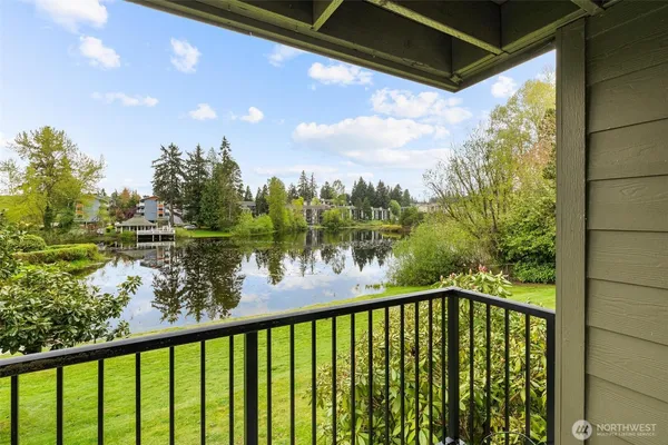 $299,000 | 820 Cady Road, Unit E204, Everett, WA 98203