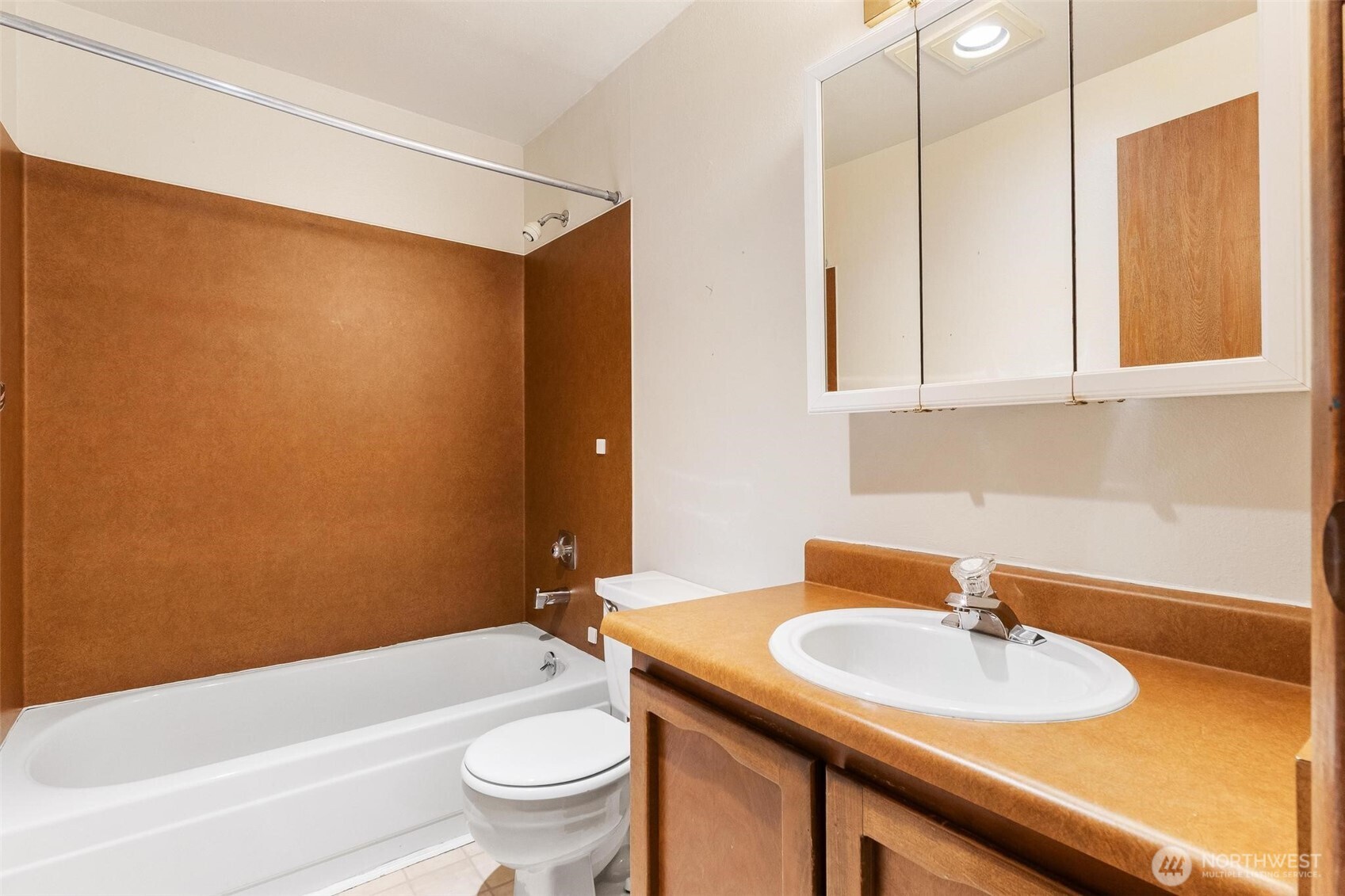 820 Cady Road, Unit E204 Everett, WA 98203 - Photo 10 of 16