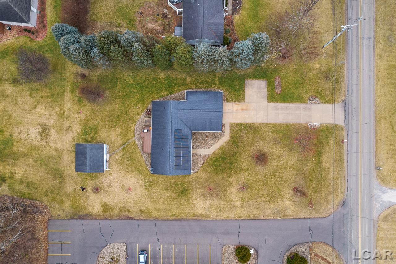 1142 Sutton Road Adrian, MI 49221 - Photo 31 of 34 50101770-30.JPG