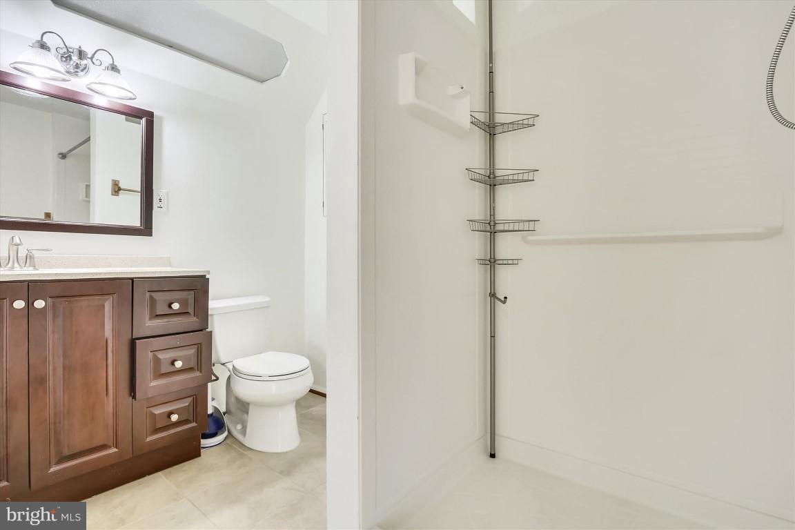 8362 Magic Leaf Road Springfield, VA 22153 - Photo 14 of 30 Bath (Master)
