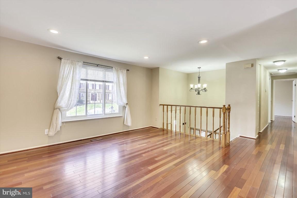 8362 Magic Leaf Road Springfield, VA 22153 - Photo 5 of 30 Living Room