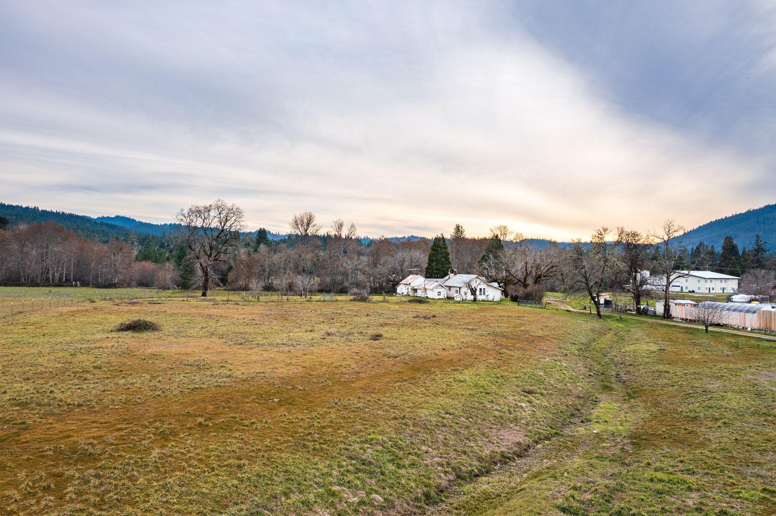 175 Deer Creek Road Selma, OR 97538 - Photo 18 of 25 osxFuY2Q