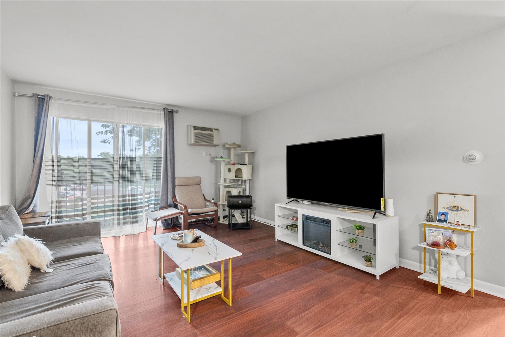 6670 South Brainard Avenue, Unit 303 Countryside, IL 60525 - Photo 5 of 19