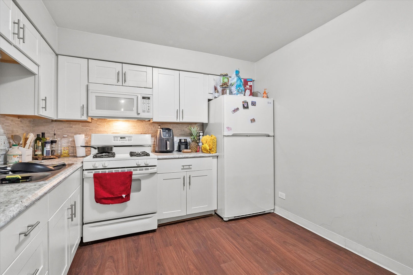 6670 South Brainard Avenue, Unit 303 Countryside, IL 60525 - Photo 8 of 19
