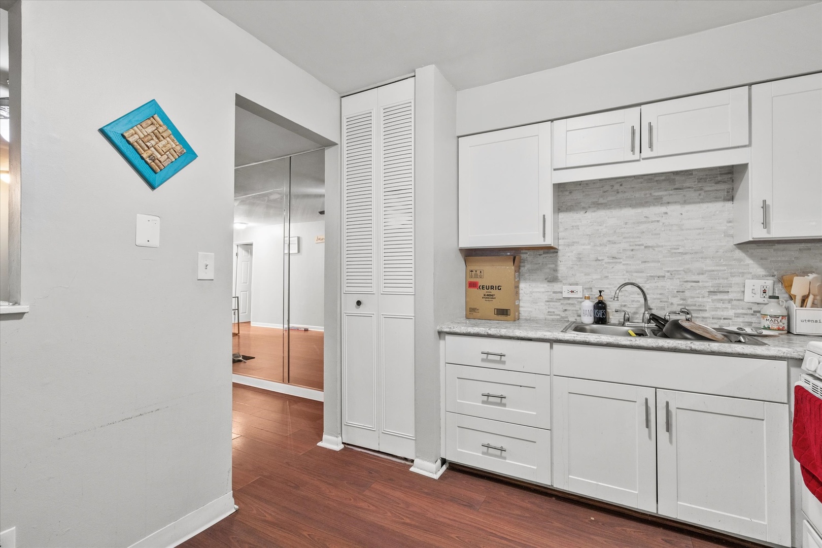 6670 South Brainard Avenue, Unit 303 Countryside, IL 60525 - Photo 9 of 19