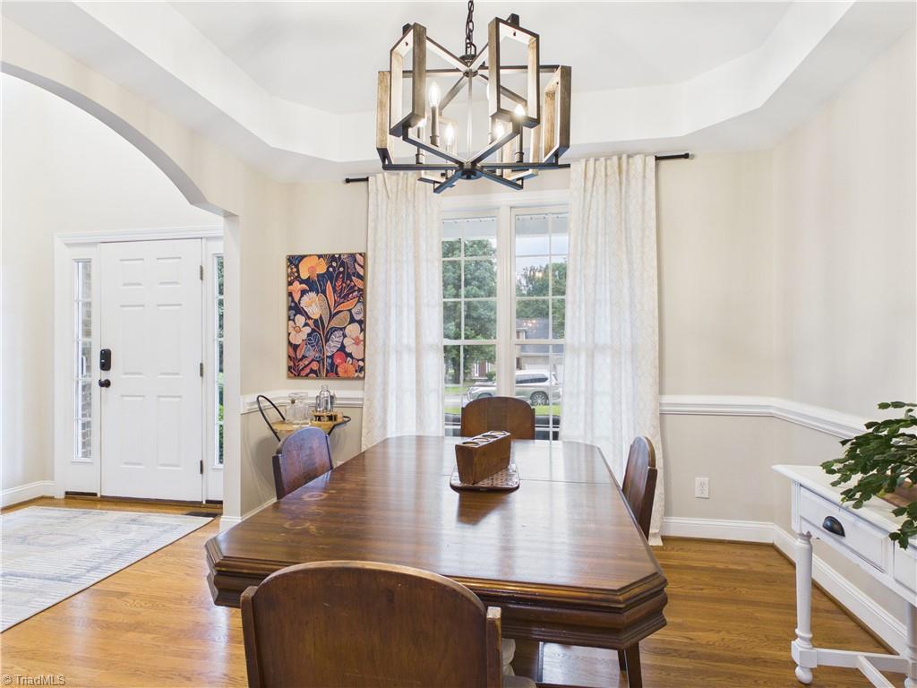 3105 Havasu Way High Point, NC 27265 - Photo 6 of 42 Beautiful dining area for your next family and friend meal.