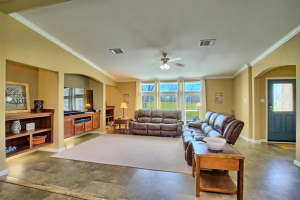 $345,000 | 510 Pecan Estates Loop, Hemphill, TX 75948