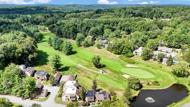 $309,900 | 5 Mallard Drive, Unit 5, Farmington, CT 06032