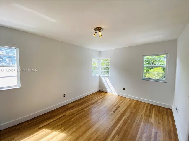 $2,400 | 6881 Bay Drive, Unit 11, Miami Beach, FL 33141