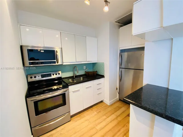 $2,400 | 6881 Bay Drive, Unit 11, Miami Beach, FL 33141