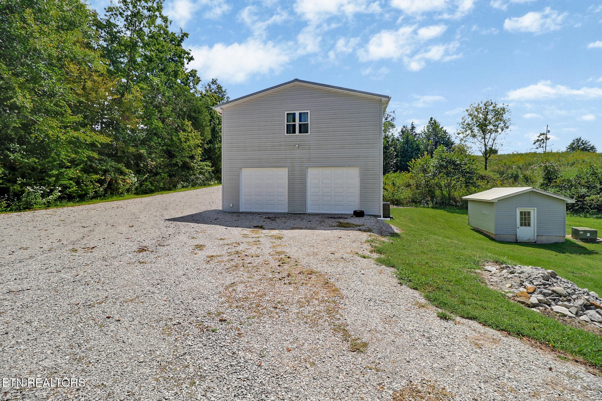 2705 Lick Creek Road Pall Mall, TN 38577 - Photo 5 of 55 Gallery Image 5