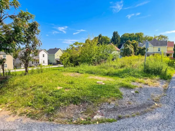 $12,000 | 1107 1/2 Center Street, Fairmont, WV 26554