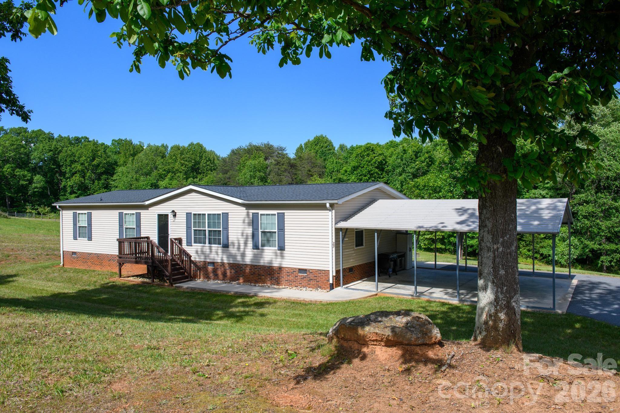 207 Mt Wesley Church Road Hiddenite, NC 28636 - Photo 5 of 30