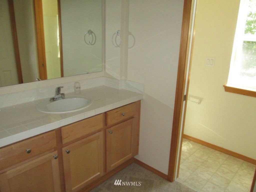 18965 108th Lane Southeast Renton, WA 98055 - Photo 8 of 9 Gallery Image 8
