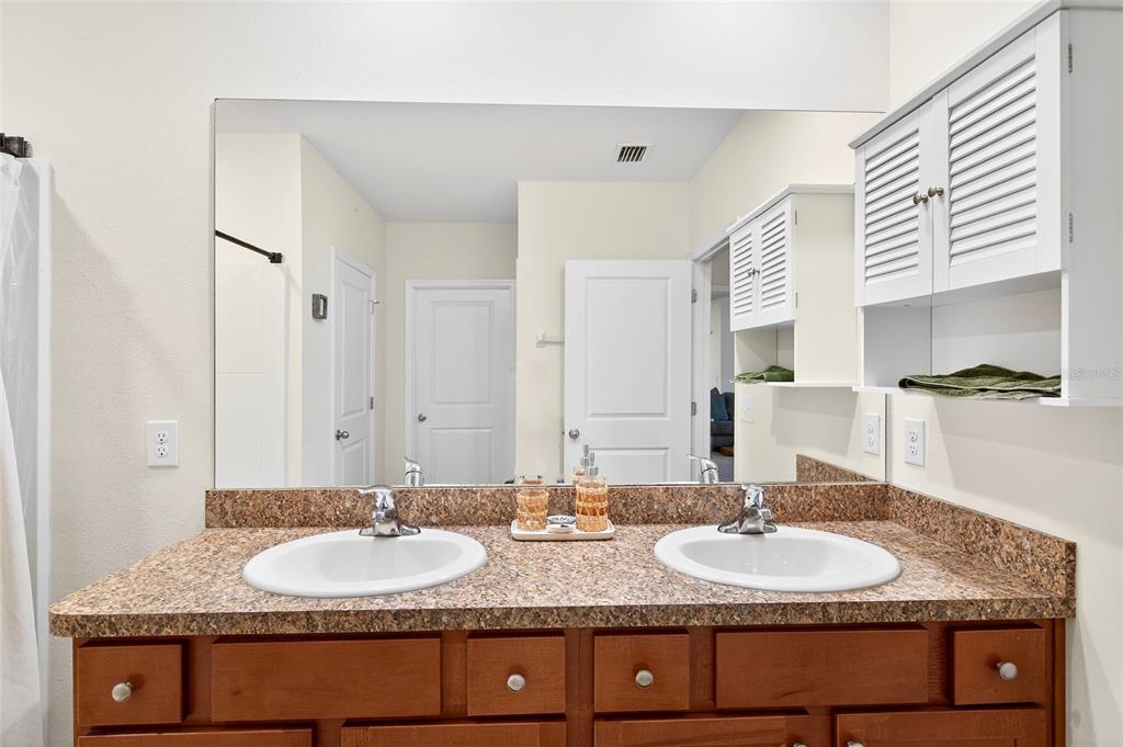 2530 Northeast 42nd Road Ocala, FL 34470 - Photo 18 of 36