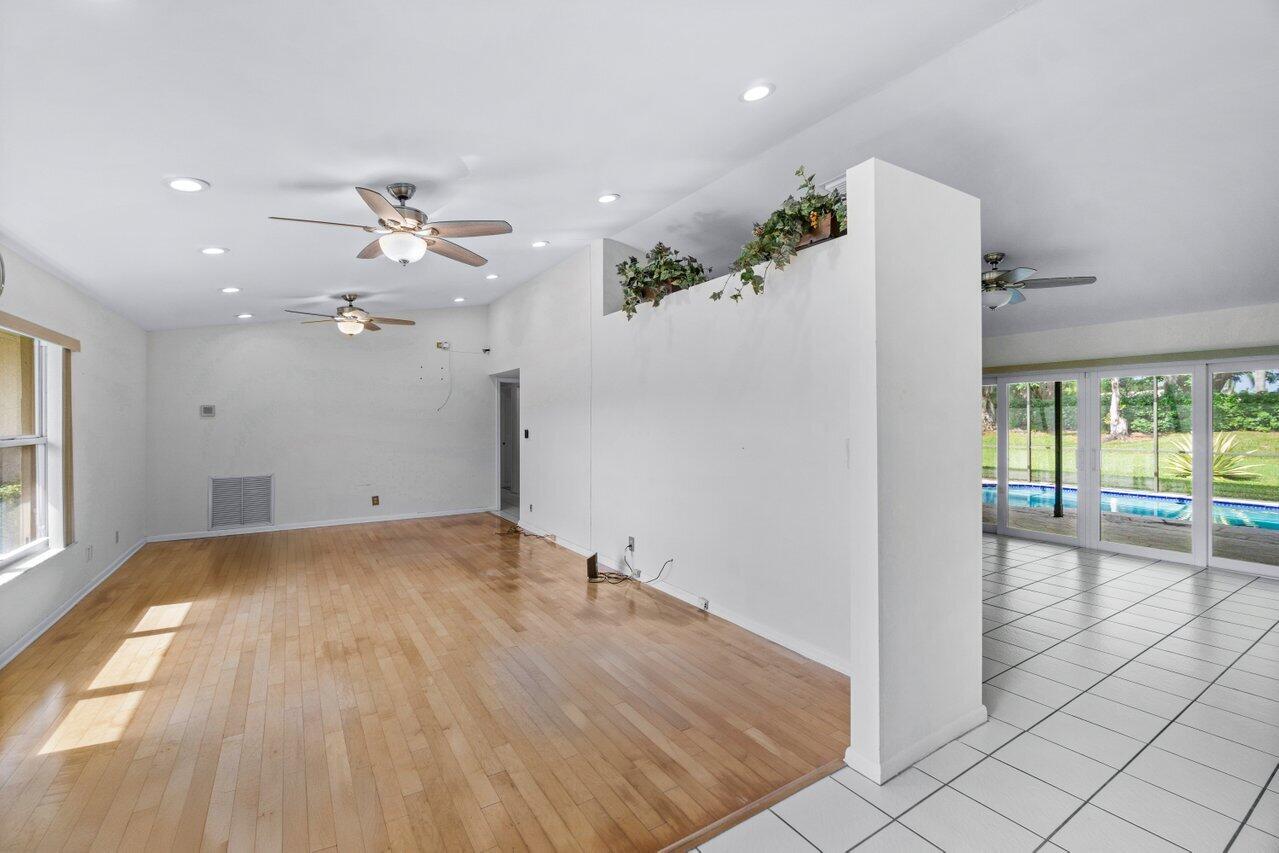 11396 Shiloh Way Boca Raton, FL 33428 - Photo 8 of 38 012-11396ShilohWay-BocaRaton-FL-33428-SM
