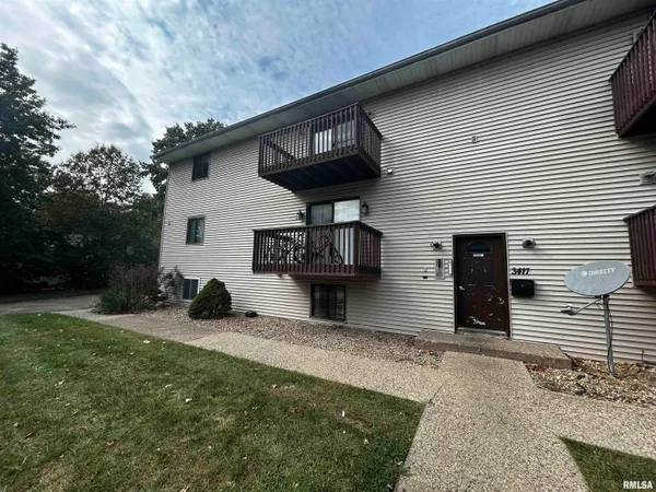 $999 | 3417 Baskin Ridge, Unit 10, Peoria, IL 61604