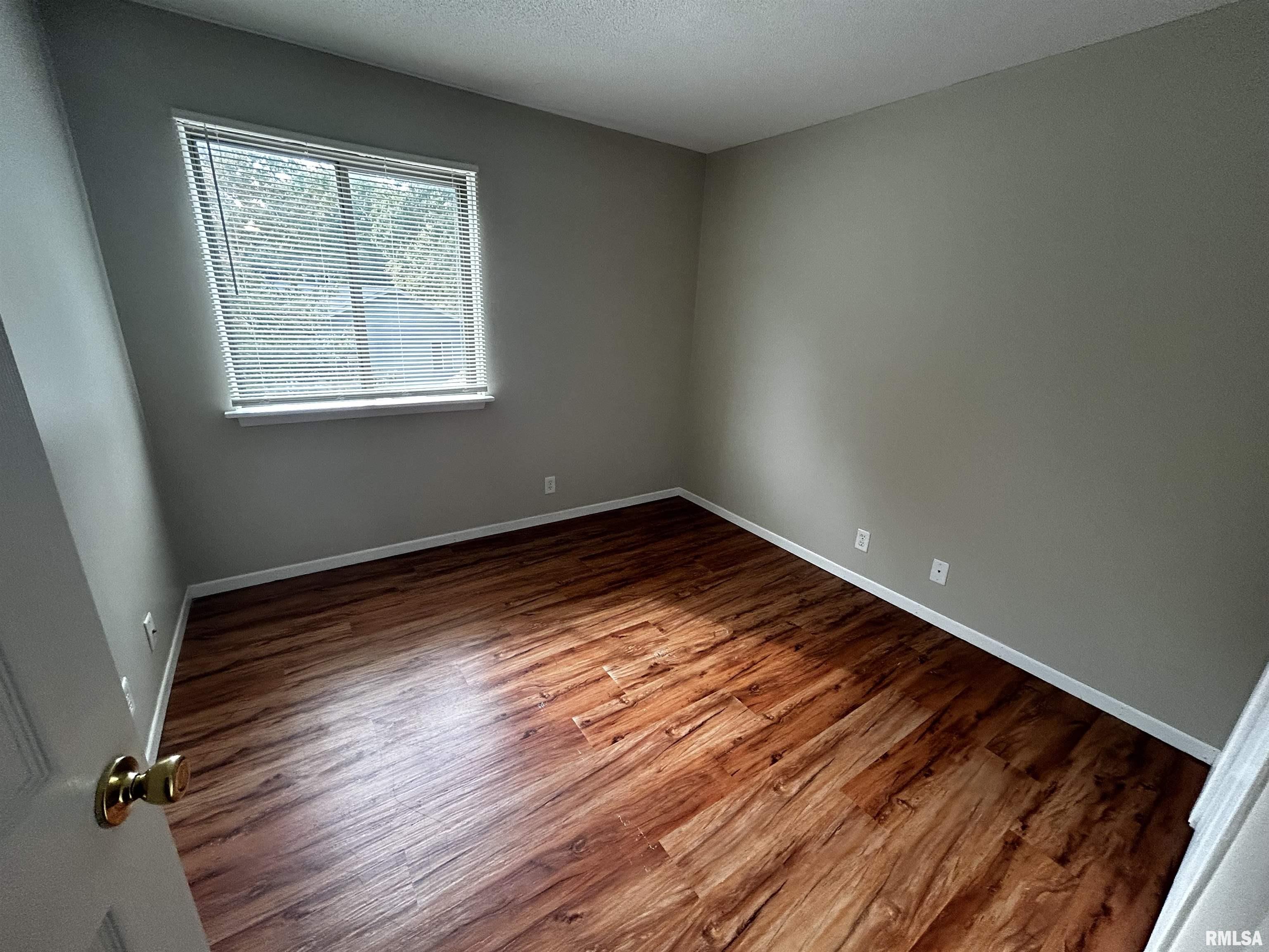 3417 Baskin Ridge, Unit 10 Peoria, IL 61604 - Photo 12 of 16